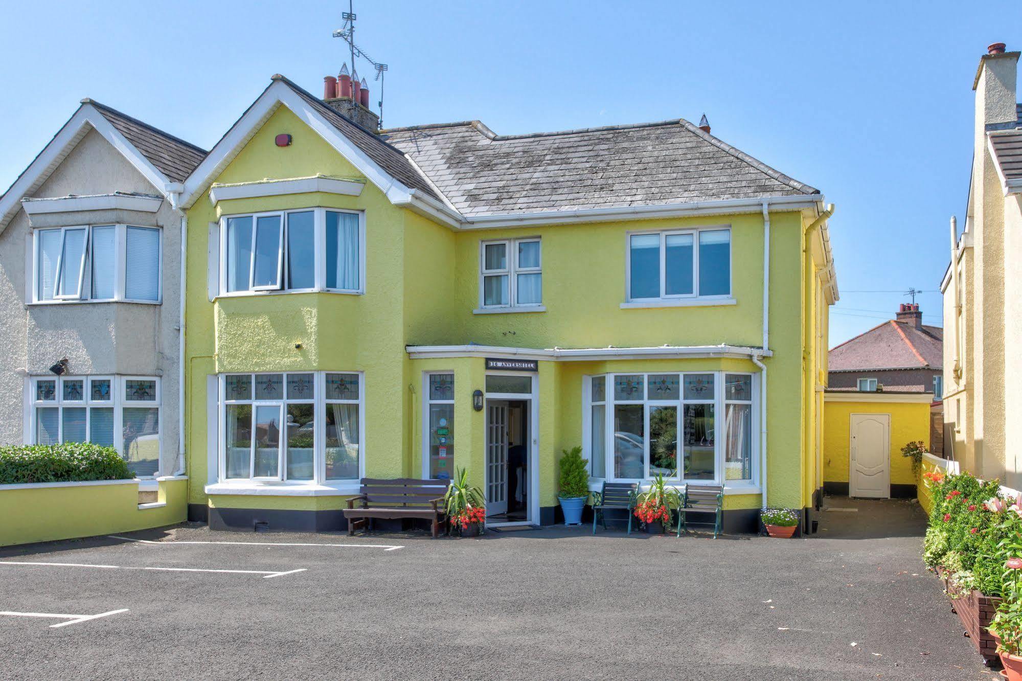 Anvershiel House Portrush Exterior photo