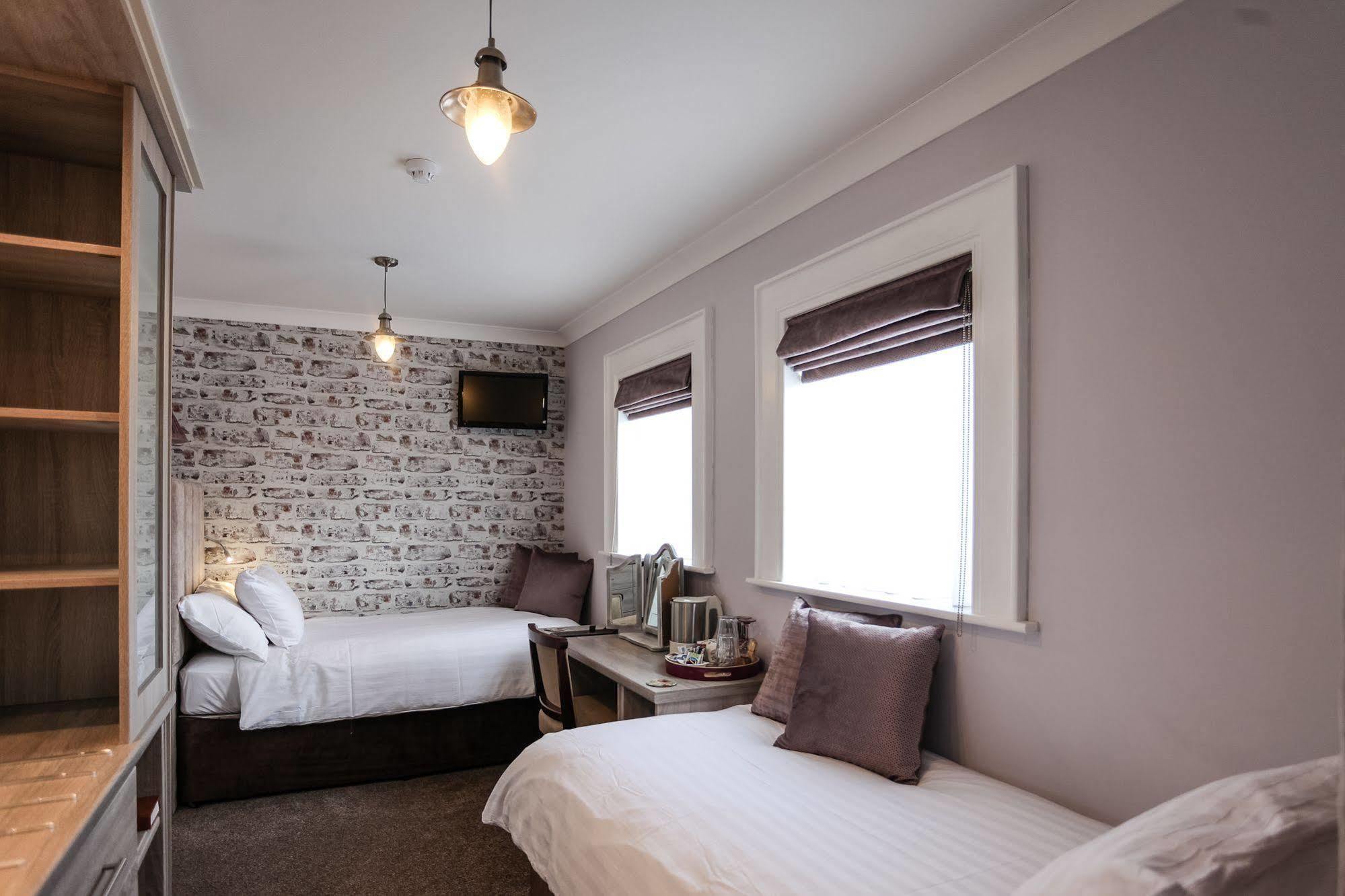 Anvershiel House Portrush Exterior photo